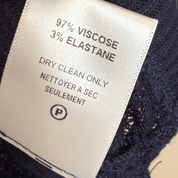 Velvet by Graham & Spencer navy blue top. In great condition!! ⭐️🌟⭐️ - Picture 7 of 9